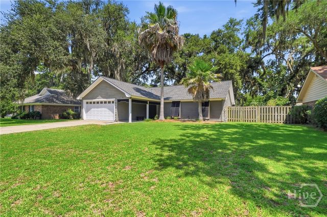 10 Hanging Moss Road, Savannah, GA 31410