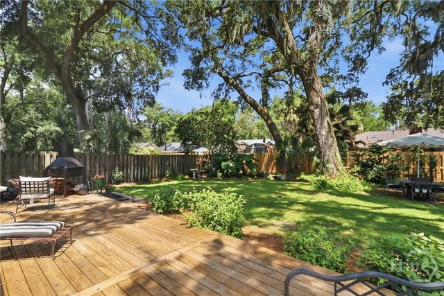 10 Hanging Moss Road, Savannah, GA 31410