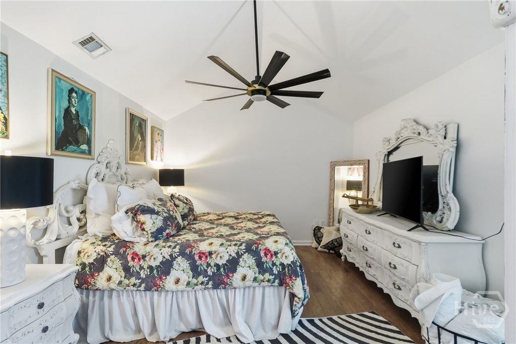 Image 23 of property listing at 10 Hanging Moss Road, Savannah, GA 31410