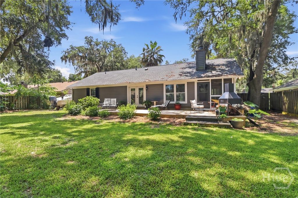 Image 31 of property listing at 10 Hanging Moss Road, Savannah, GA 31410