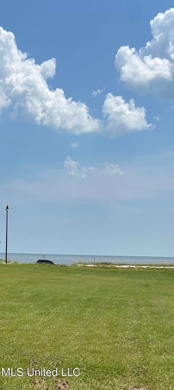1124 Beach Drive, Gulfport, MS 39507