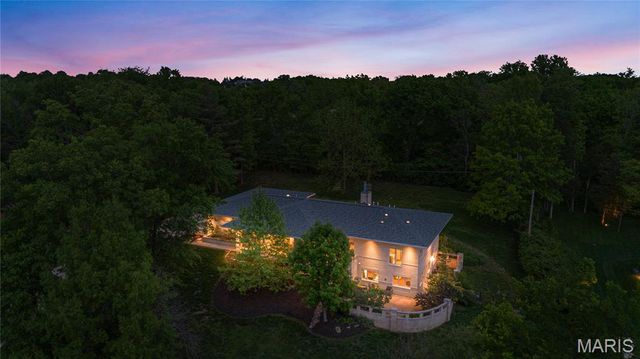 15 Summerhill Lane, Town And Country, MO 63017