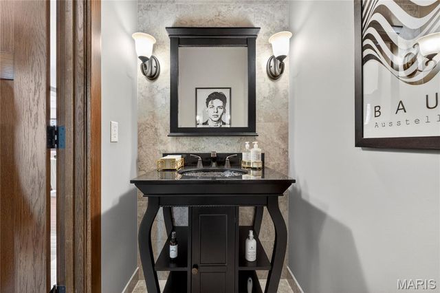 15 Summerhill Lane, Town And Country, MO 63017
