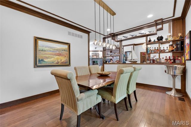 15 Summerhill Lane, Town And Country, MO 63017