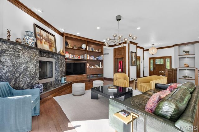15 Summerhill Lane, Town And Country, MO 63017