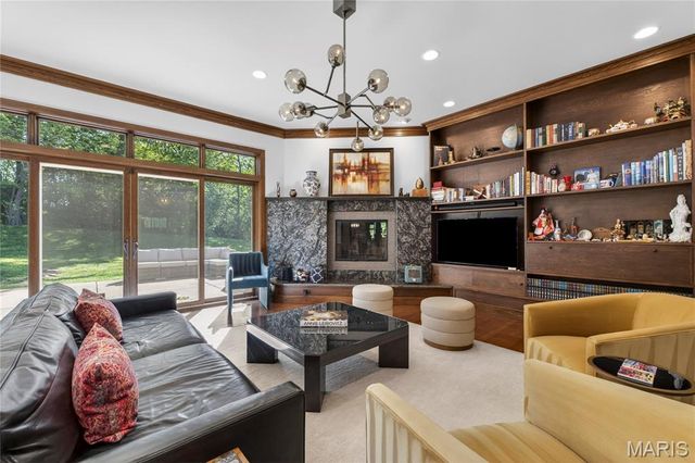 15 Summerhill Lane, Town And Country, MO 63017