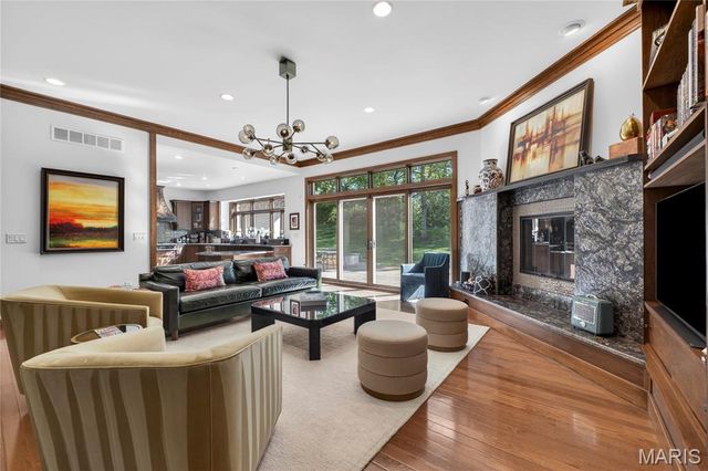 15 Summerhill Lane, Town And Country, MO 63017