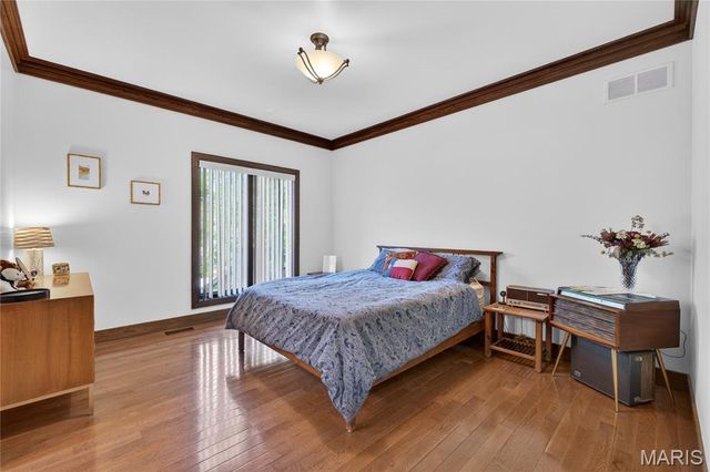 15 Summerhill Lane, Town And Country, MO 63017