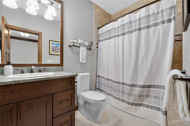 15 Summerhill Lane, Town And Country, MO 63017