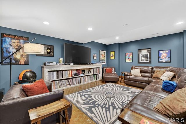 15 Summerhill Lane, Town And Country, MO 63017