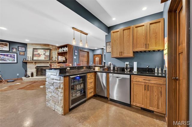 15 Summerhill Lane, Town And Country, MO 63017