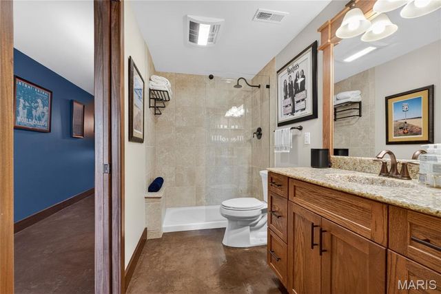 15 Summerhill Lane, Town And Country, MO 63017