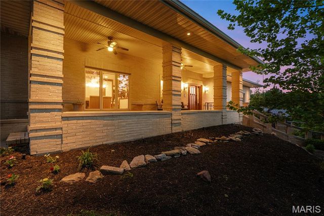15 Summerhill Lane, Town And Country, MO 63017