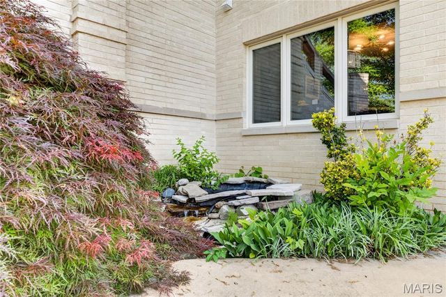15 Summerhill Lane, Town And Country, MO 63017