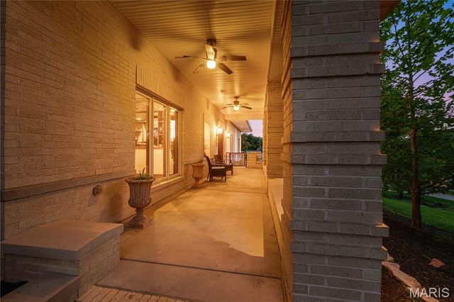 15 Summerhill Lane, Town And Country, MO 63017
