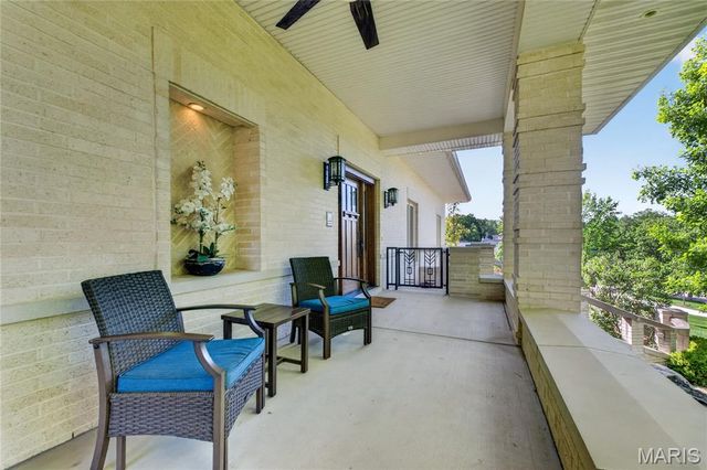 15 Summerhill Lane, Town And Country, MO 63017