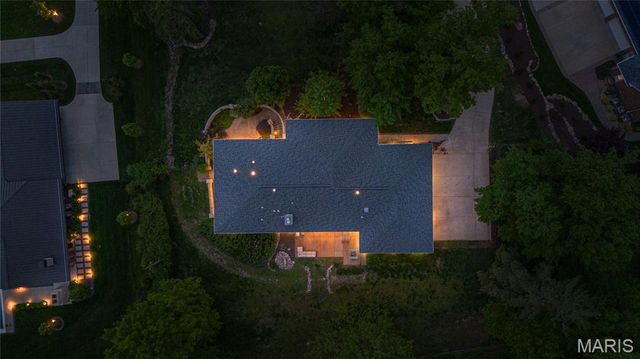 15 Summerhill Lane, Town And Country, MO 63017