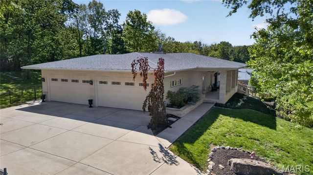 15 Summerhill Lane, Town And Country, MO 63017