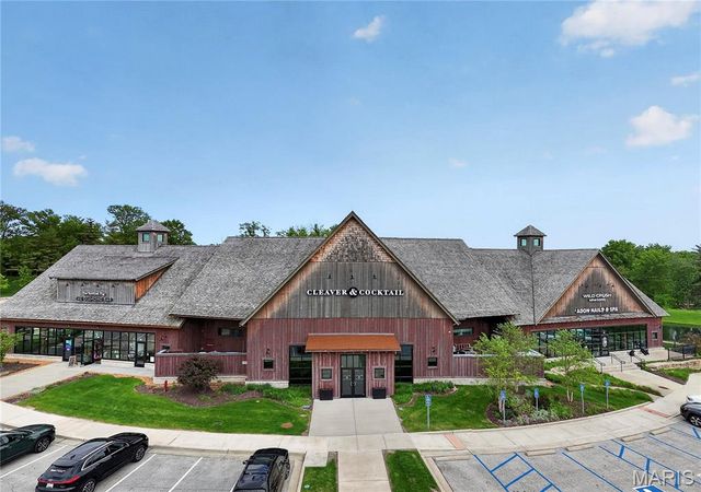 15 Summerhill Lane, Town And Country, MO 63017