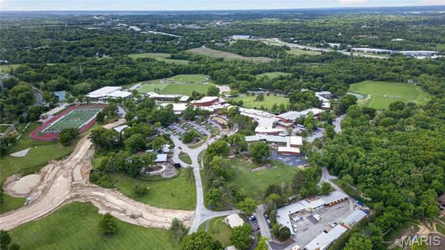 15 Summerhill Lane, Town And Country, MO 63017
