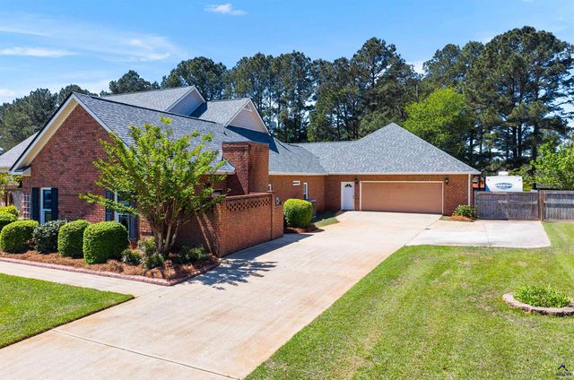223 Hathersage Drive, Kathleen, GA 31047