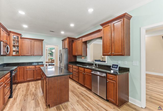 223 Hathersage Drive, Kathleen, GA 31047