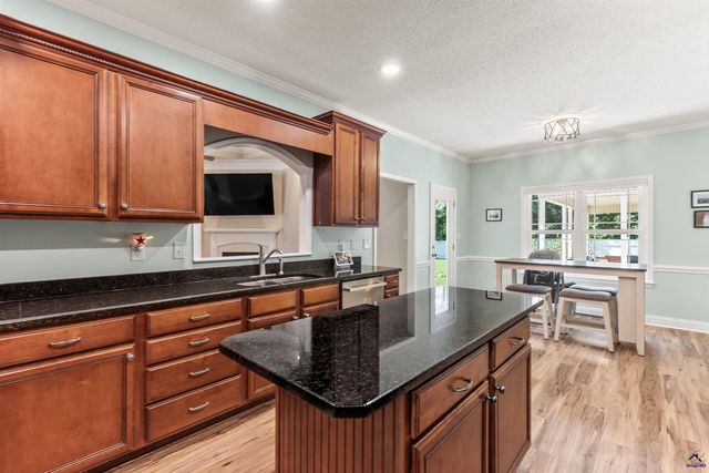 223 Hathersage Drive, Kathleen, GA 31047