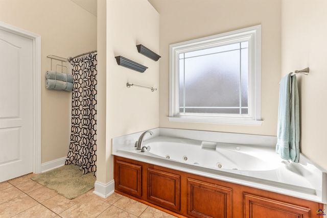 223 Hathersage Drive, Kathleen, GA 31047