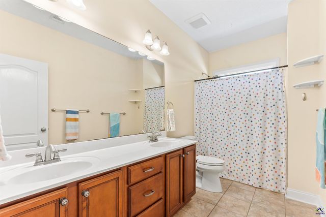 223 Hathersage Drive, Kathleen, GA 31047