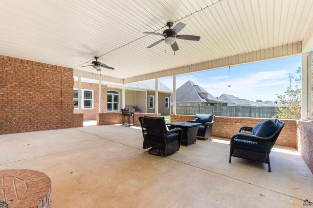 223 Hathersage Drive, Kathleen, GA 31047