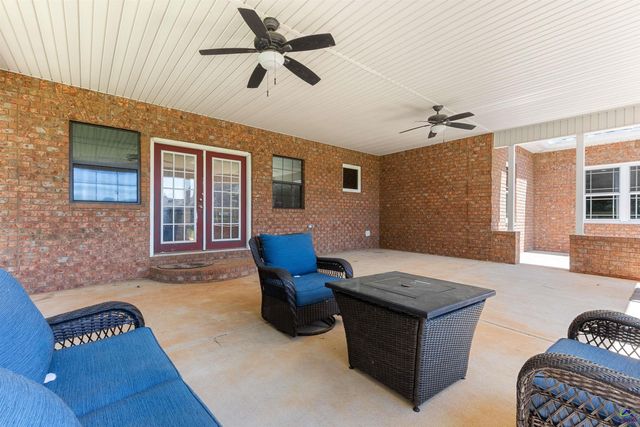223 Hathersage Drive, Kathleen, GA 31047