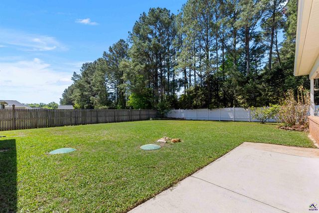 223 Hathersage Drive, Kathleen, GA 31047