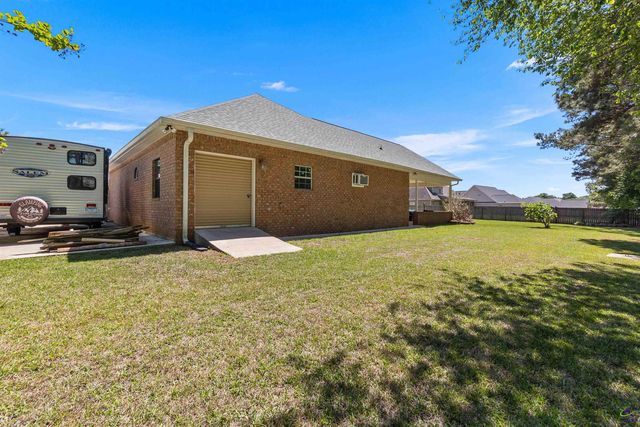 223 Hathersage Drive, Kathleen, GA 31047