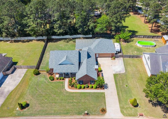 223 Hathersage Drive, Kathleen, GA 31047