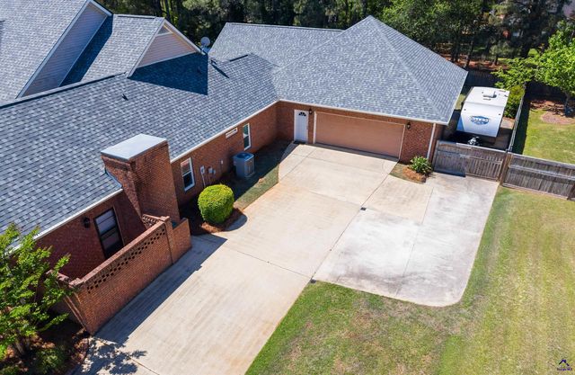 223 Hathersage Drive, Kathleen, GA 31047