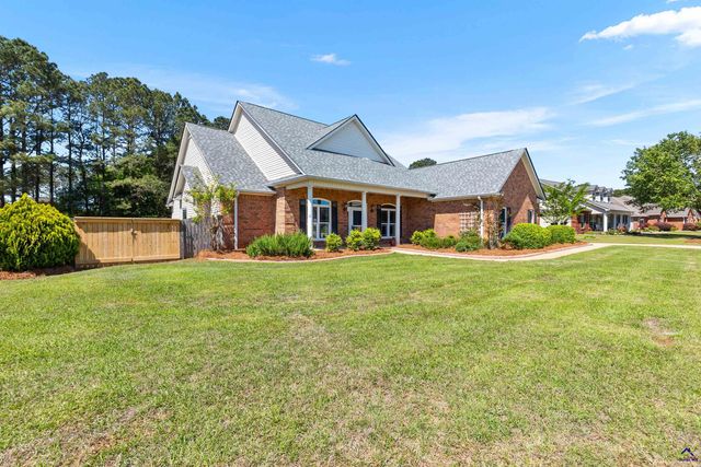 223 Hathersage Drive, Kathleen, GA 31047