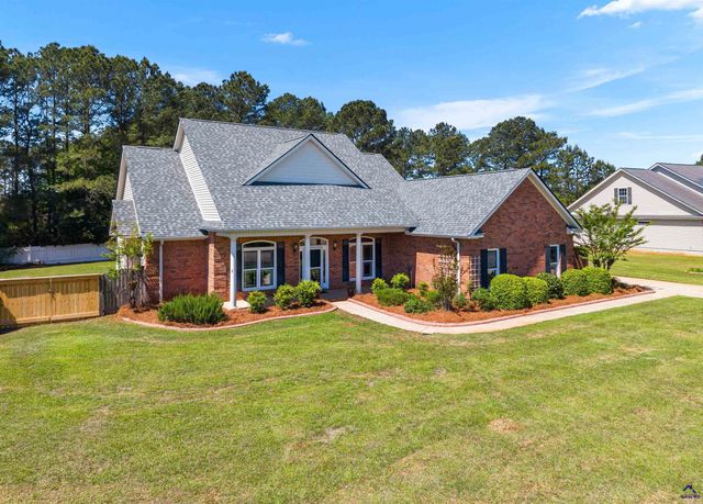 223 Hathersage Drive, Kathleen, GA 31047