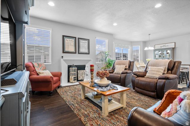 1443 W 550 S, Syracuse, UT 84075