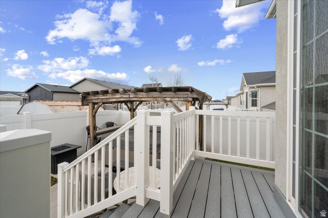 1443 W 550 S, Syracuse, UT 84075