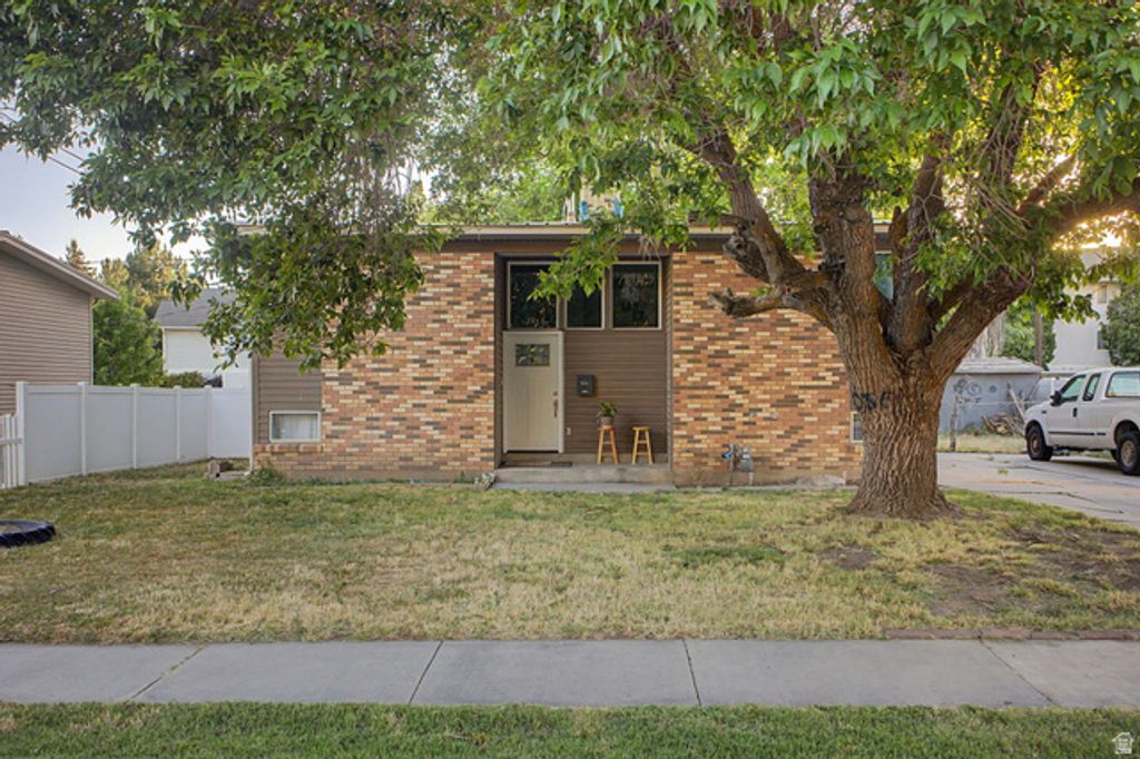 1076 SHANNON CIR, Brigham City, UT 84302
