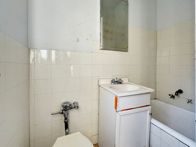 6832 S South Shore Drive 1, Chicago, IL 60649