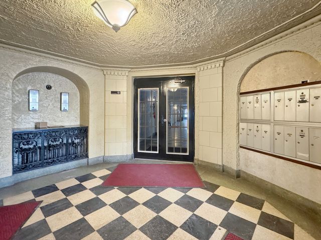 6832 S South Shore Drive 1, Chicago, IL 60649