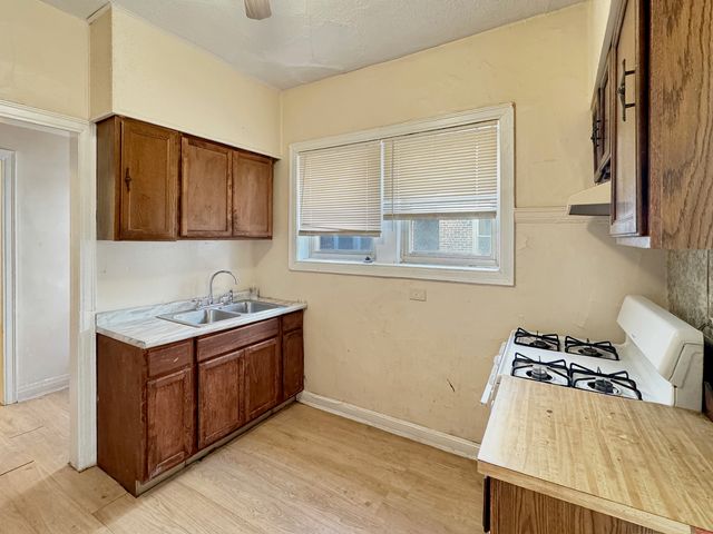 6832 S South Shore Drive 1, Chicago, IL 60649