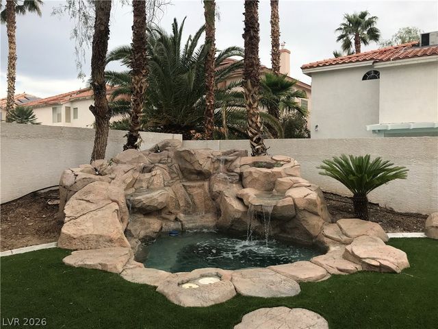 8608 Copper Knoll Avenue, Las Vegas, NV 89129