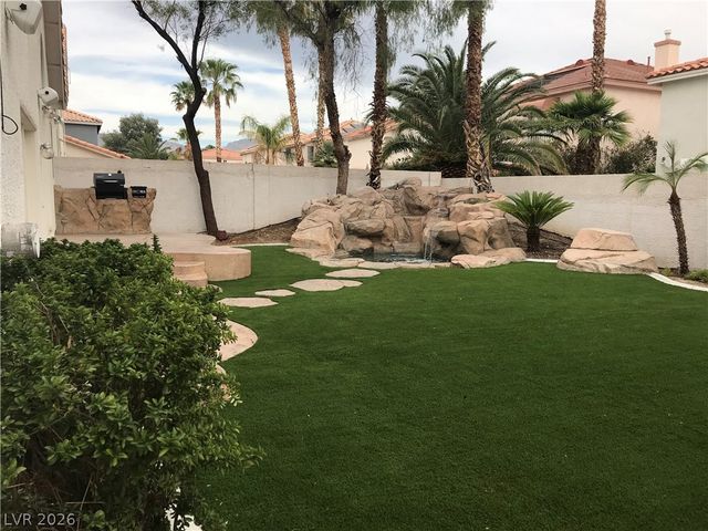8608 Copper Knoll Avenue, Las Vegas, NV 89129