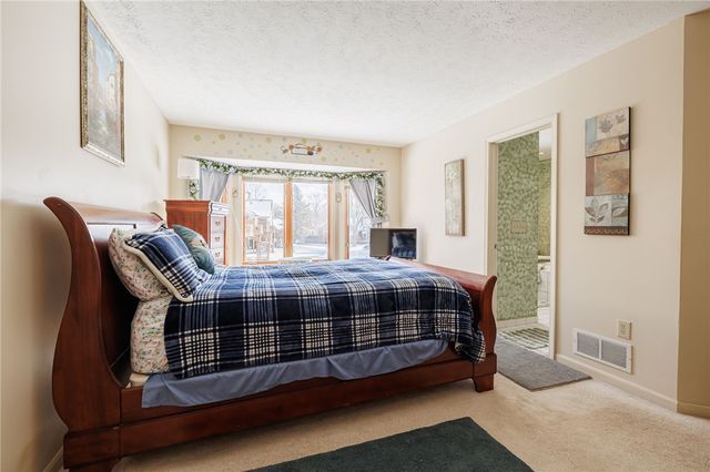 1063 Hillsboro Cove Circle, Webster, NY 14580