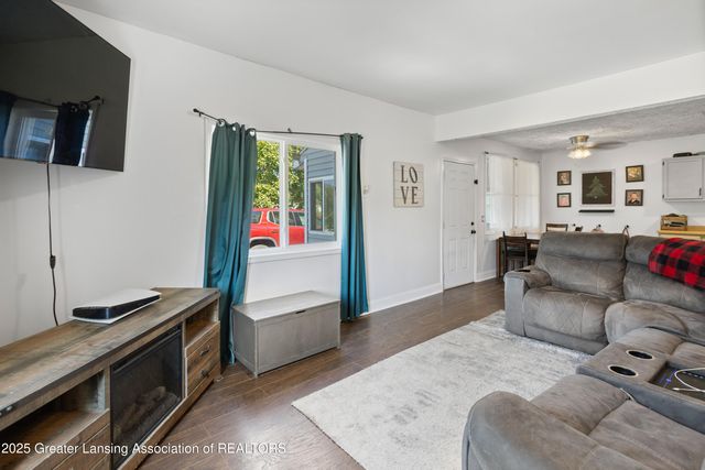 12770 Partlow Avenue, Grand Ledge, MI 48837