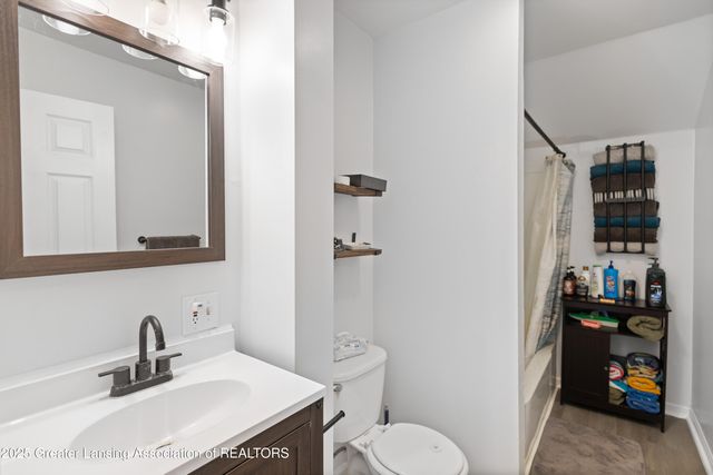 12770 Partlow Avenue, Grand Ledge, MI 48837