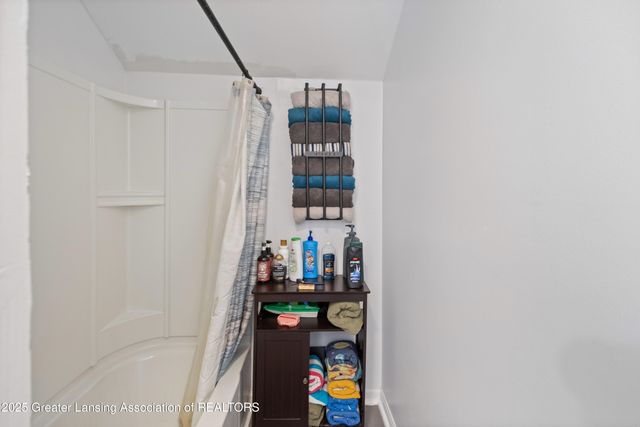 12770 Partlow Avenue, Grand Ledge, MI 48837