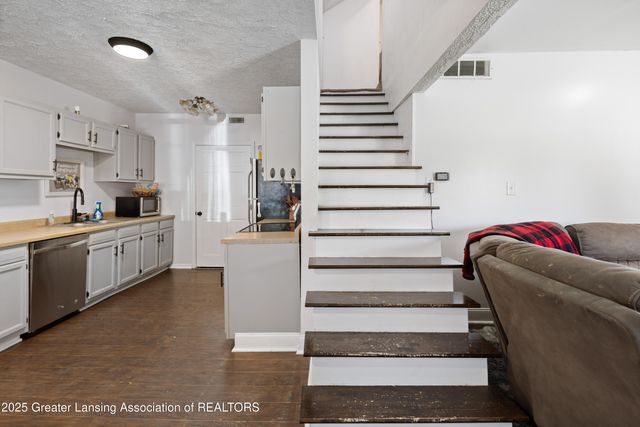 12770 Partlow Avenue, Grand Ledge, MI 48837